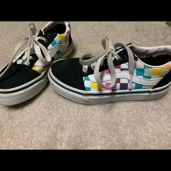 size 3 checkered vans